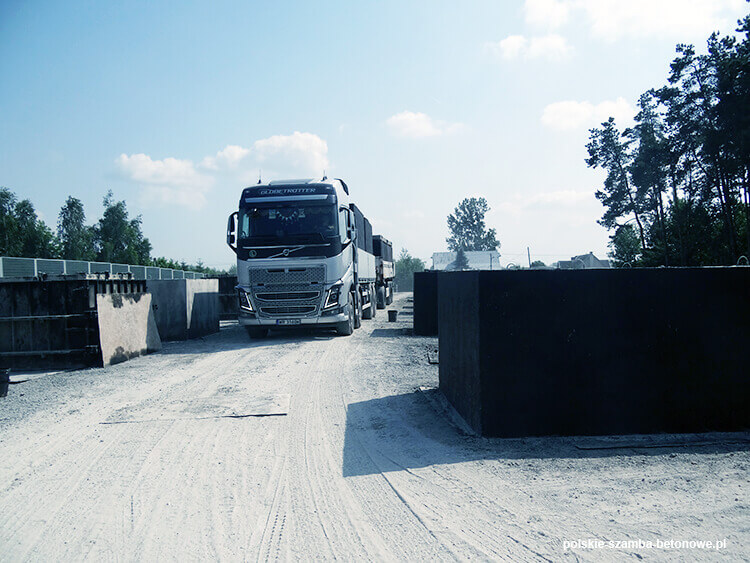 Transport szamb betonowych  w Chojnicach
